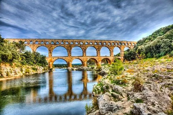 L'ecrin Du Pont Du Gard - Renove Centre Remoulins, Parking Gratuit Et Petit-dejeuner Inclus דירה רמולין